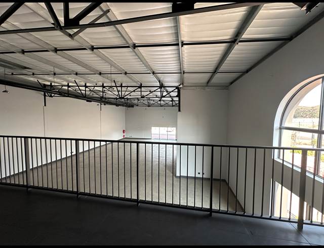 553M² WAREHOUSE TO LET IN ROOIHUISKRAAL NORTH