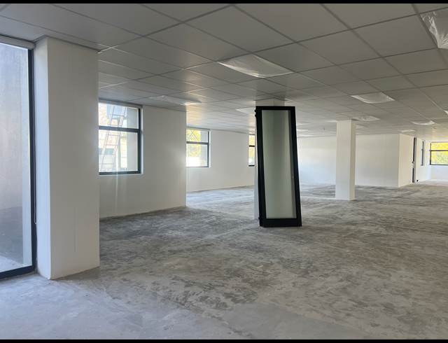 767M² OFFICE TO LET IN SANDHURST
