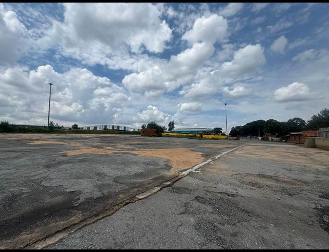 10,000M² VACANT LAND TO LET IN ALBERTON NORTH