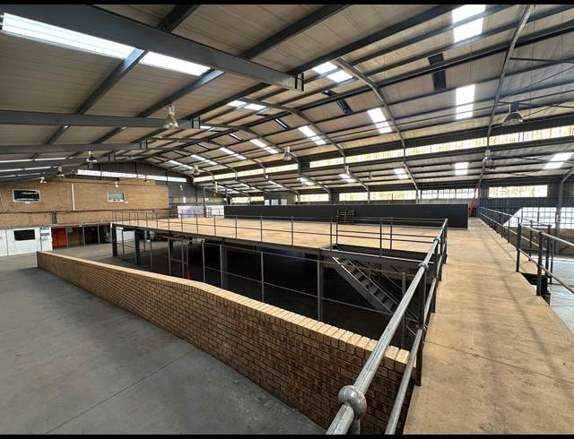 7,726M² WAREHOUSE TO LET IN MEADOWDALE