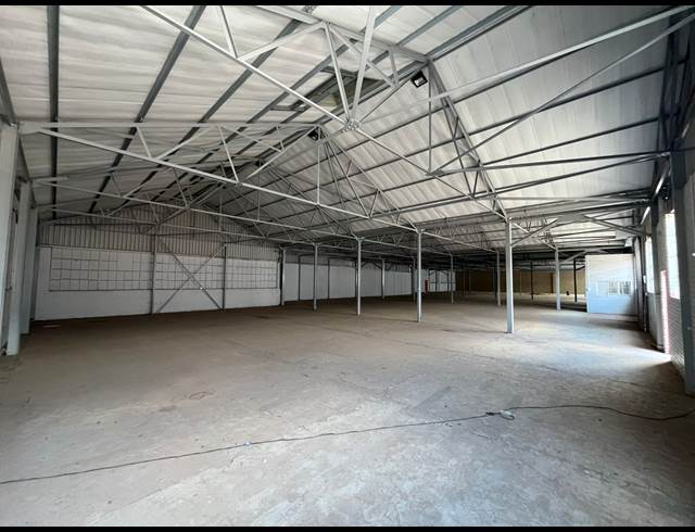 1,400M² WAREHOUSE TO LET IN NEW ERA