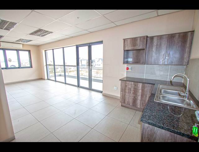 4,314M² WAREHOUSE TO LET IN KYA SANDS