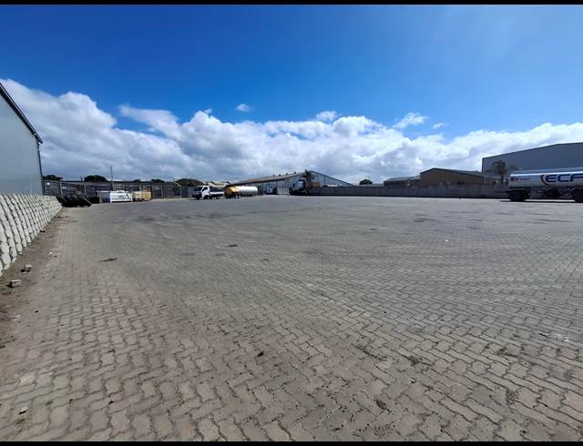 2,375M² INDUSTRIAL YARD TO LET IN WOODBROOK