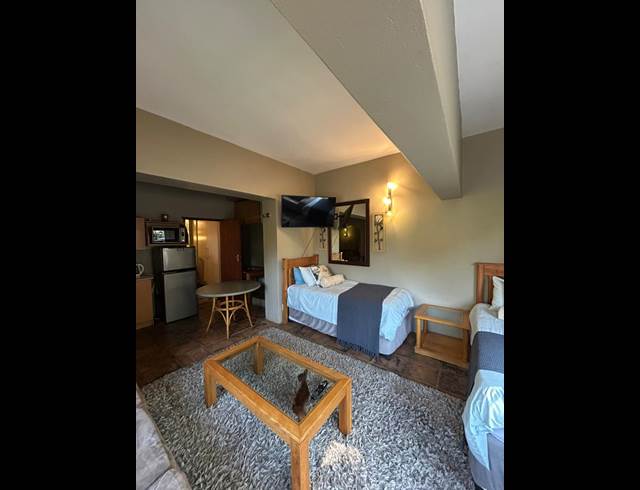 1 BEDROOM FLAT TO LET IN SCHOEMANSVILLE