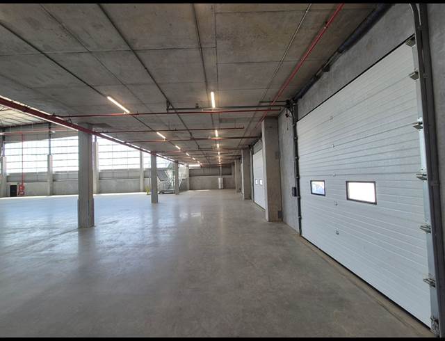2,322M² WAREHOUSE TO LET IN ATLANTIC HILLS