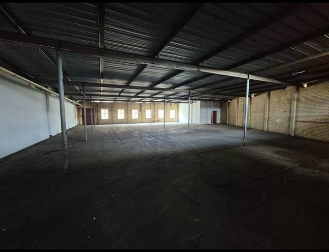 1,200M² WAREHOUSE TO LET IN WADEVILLE