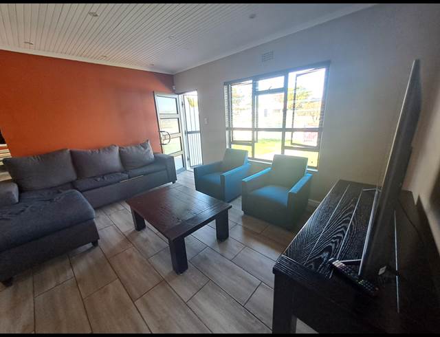 4 bed property to rent in HOSPITAL HILL