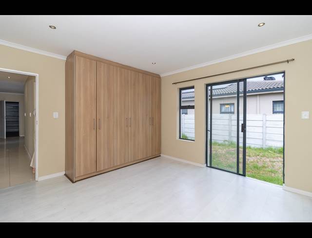 3 BEDROOM HOUSE TO LET IN PARKLANDS NORTH