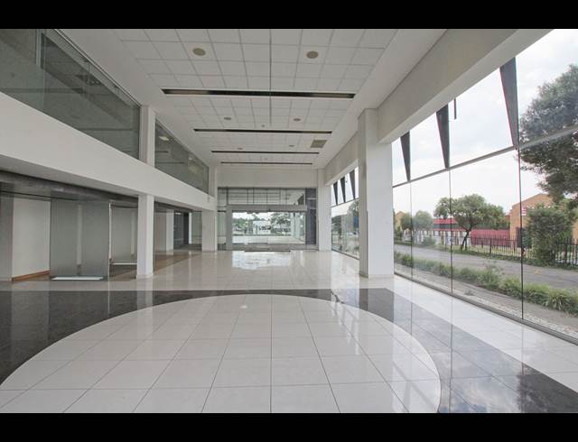 3,621M² WAREHOUSE TO LET IN ROODEPOORT