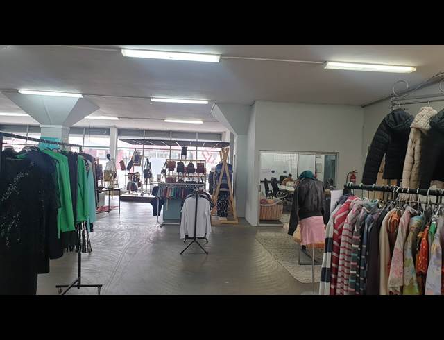 800M² SHOWROOM TO LET IN WOODSTOCK