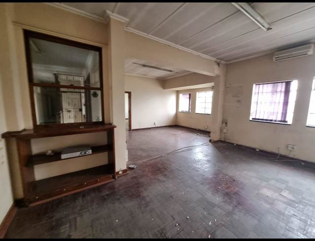 260M² OFFICE TO LET IN ALBERTON NORTH