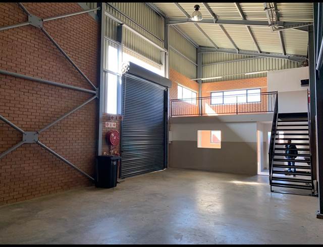 165M² WAREHOUSE TO LET IN LASER PARK