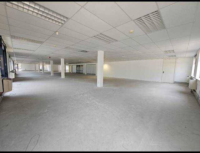 1,014M² OFFICE TO LET IN PLATTEKLOOF