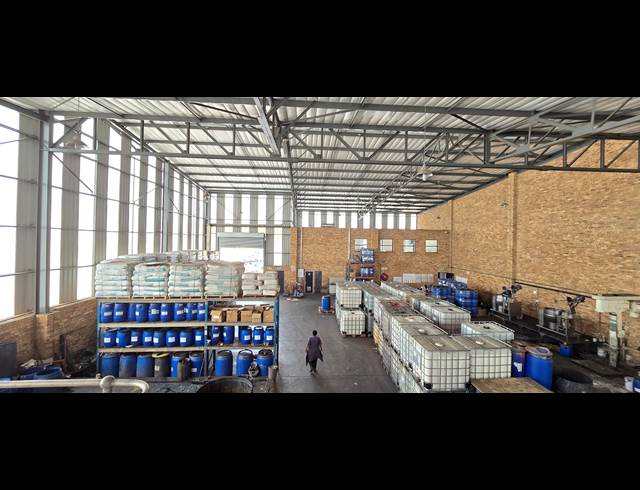 1,115M² WAREHOUSE TO LET IN KYA SANDS