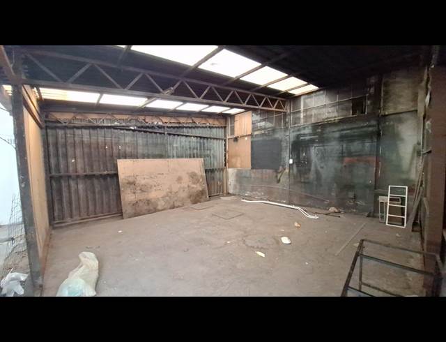 850M² WAREHOUSE TO LET IN KEW
