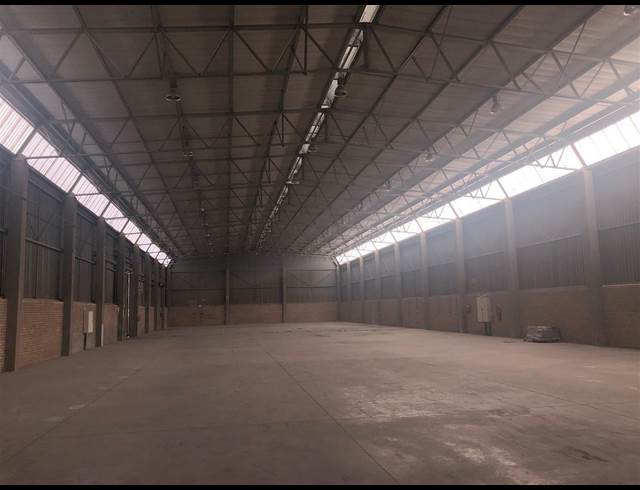 1,700M² WAREHOUSE TO LET IN JET PARK