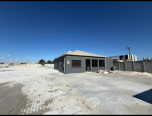 3,164M² INDUSTRIAL YARD TO LET IN WETTON