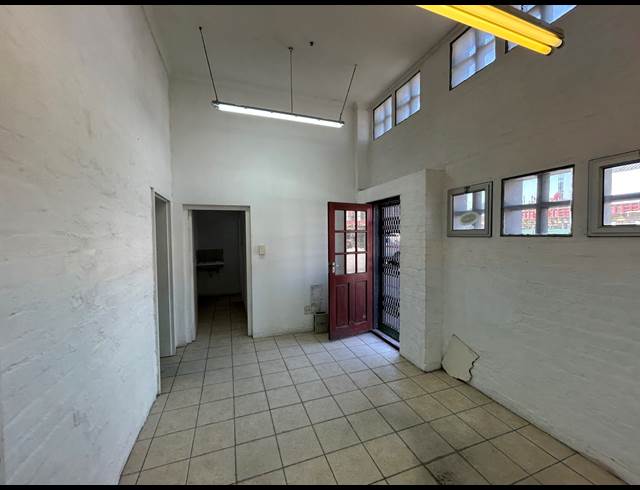 360M² WAREHOUSE TO LET IN EPPING INDUSTRIAL