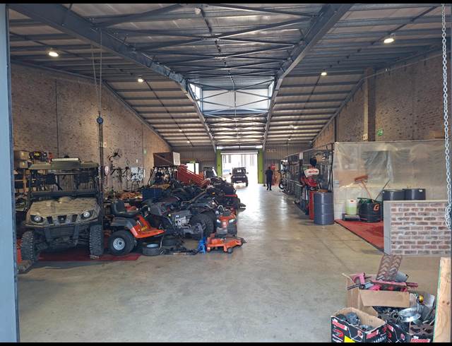 457M² WAREHOUSE TO LET IN RIVERSIDE PARK