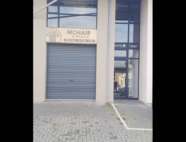 195M² OFFICE RENTED IN FAIRVIEW
