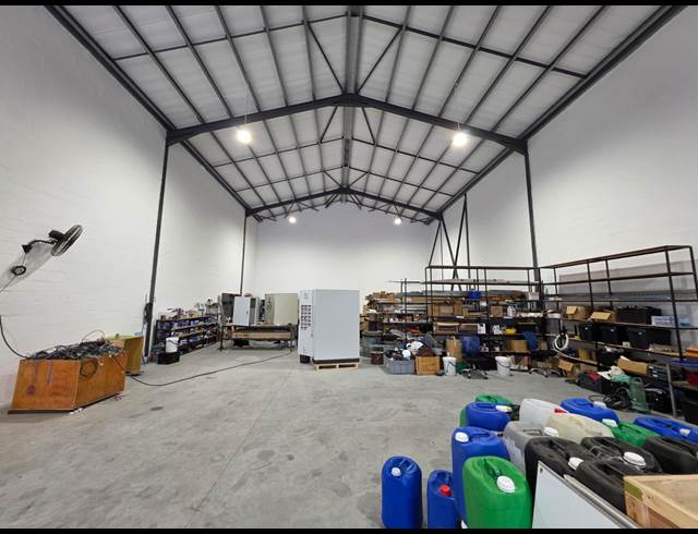 500M² WAREHOUSE TO LET IN FIRGROVE