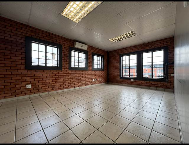 318M² WAREHOUSE TO LET IN HENNOPSPARK
