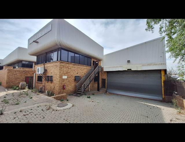 4,000M² WAREHOUSE TO LET IN STORMILL