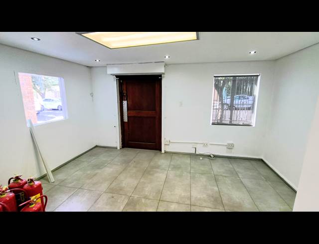 360M² WAREHOUSE TO LET IN WOODSTOCK
