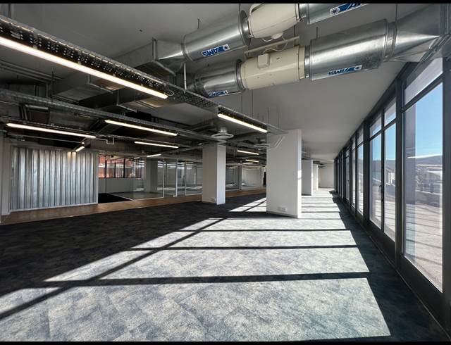 824M² OFFICE TO LET IN WOODSTOCK