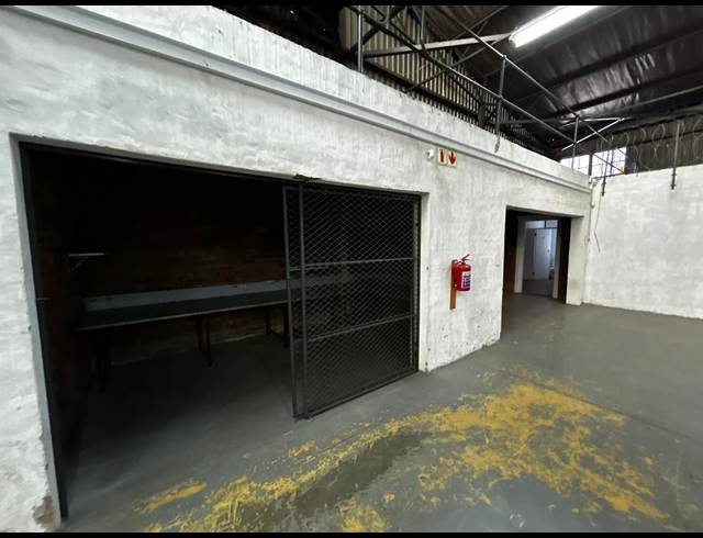 481M² WAREHOUSE TO LET IN KRAMERVILLE