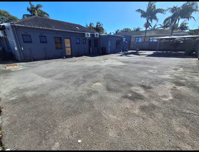 180M² OFFICE TO LET IN VINCENT