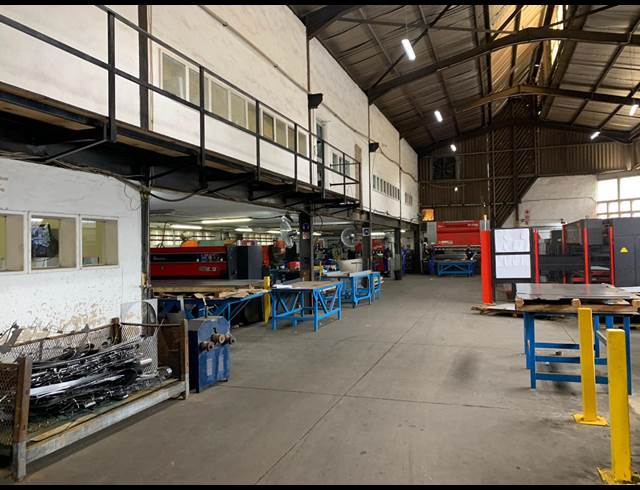 1,820M² WAREHOUSE TO LET IN GLEN ANIL