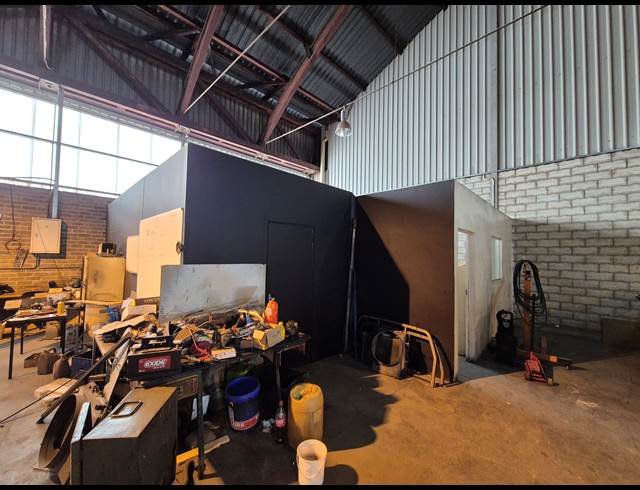 490M² WAREHOUSE TO LET IN DRIEHOEK