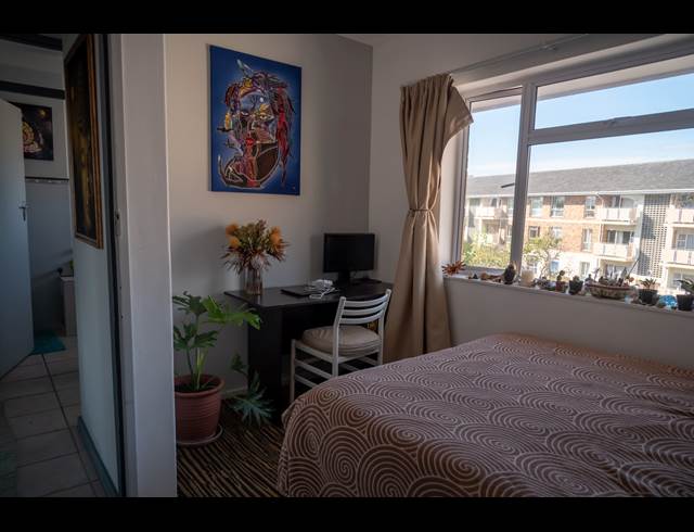 2 bed property to rent in CLAREMONT