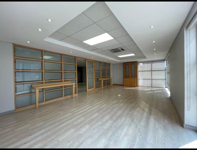 712M² OFFICE TO LET IN SANDTON CENTRAL