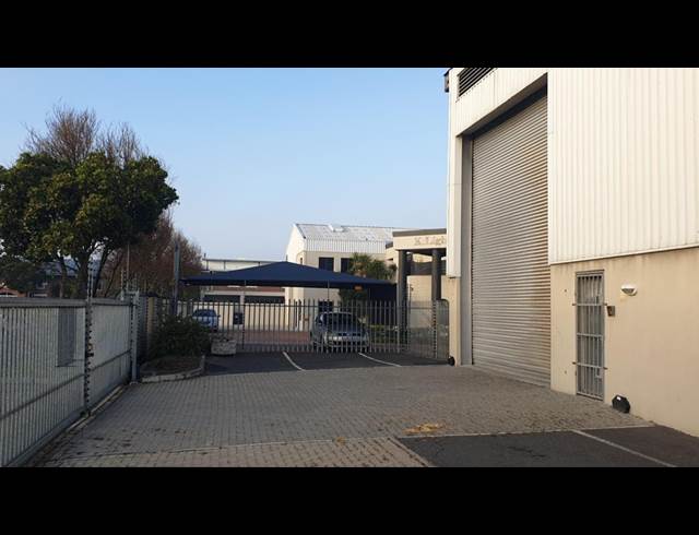 3,100M² WAREHOUSE TO LET IN MARCONI BEAM INDUSTRIA