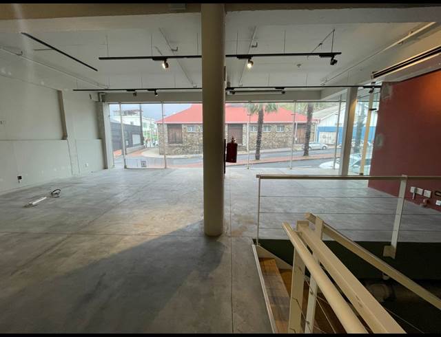 205M² RETAIL TO LET IN DE WATERKANT