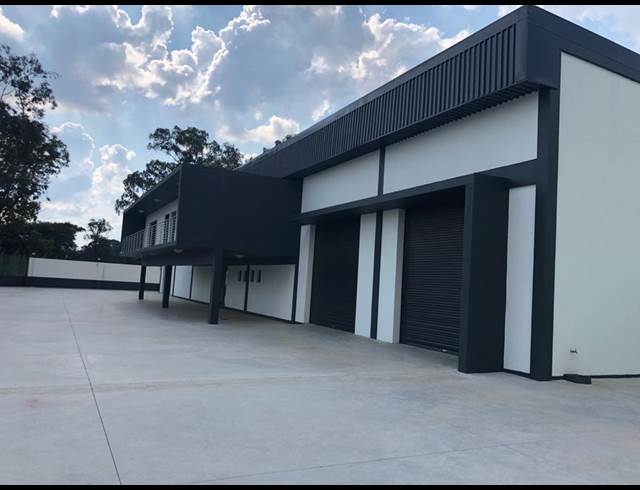 1,500M² WAREHOUSE TO LET IN APEX