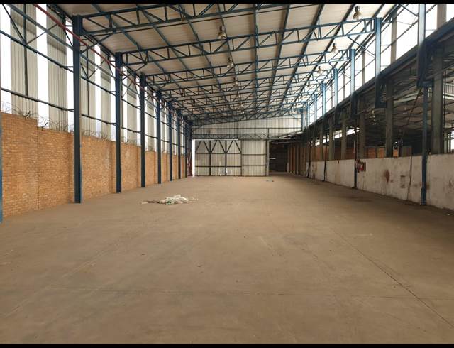 700M² WAREHOUSE RENTED IN WADEVILLE