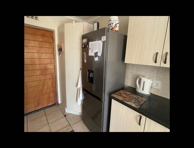 2 BEDROOM PROPERTY TO RENT IN BRENTWOOD PARK