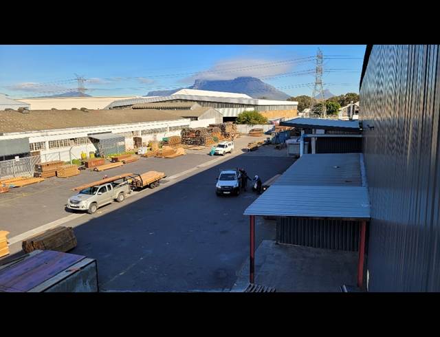 5,490M² WAREHOUSE TO LET IN EPPING INDUSTRIAL