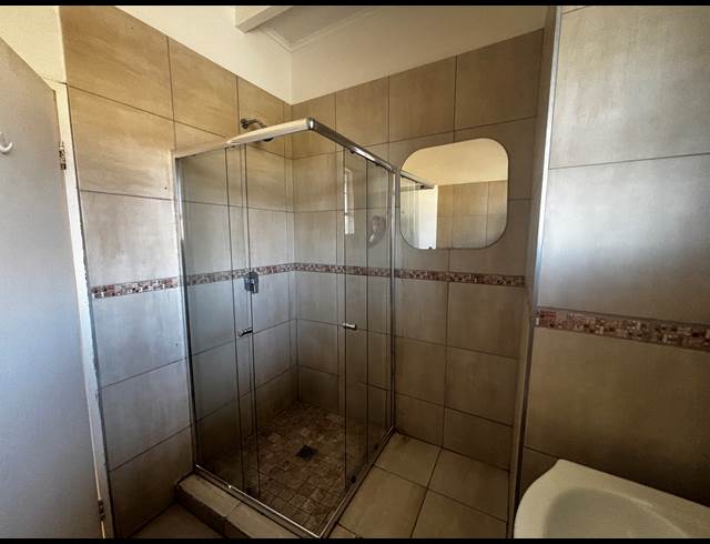 2 BEDROOM APARTMENT TO LET IN WENDYWOOD