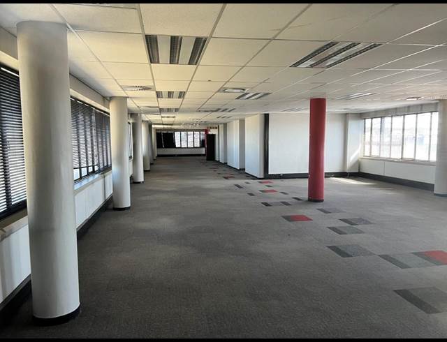 8,343M² WAREHOUSE TO LET IN ISANDO