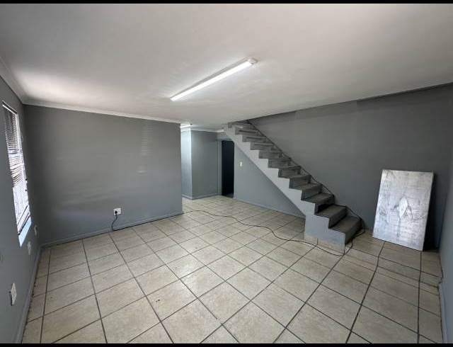 250M² WAREHOUSE TO LET IN FISANTEKRAAL INDUSTRIAL
