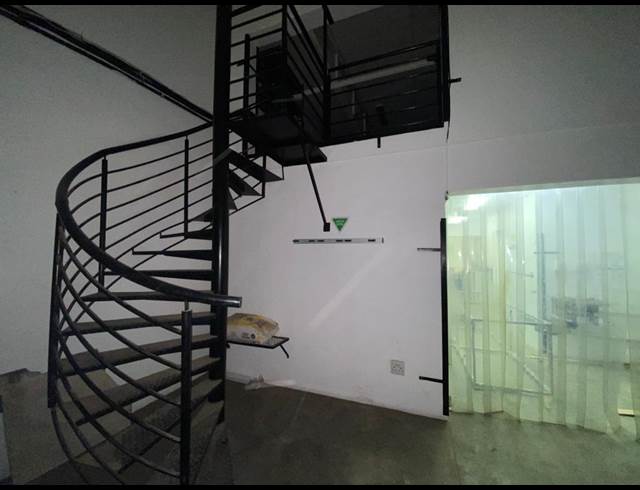 472M² WAREHOUSE TO LET IN NEWLANDS