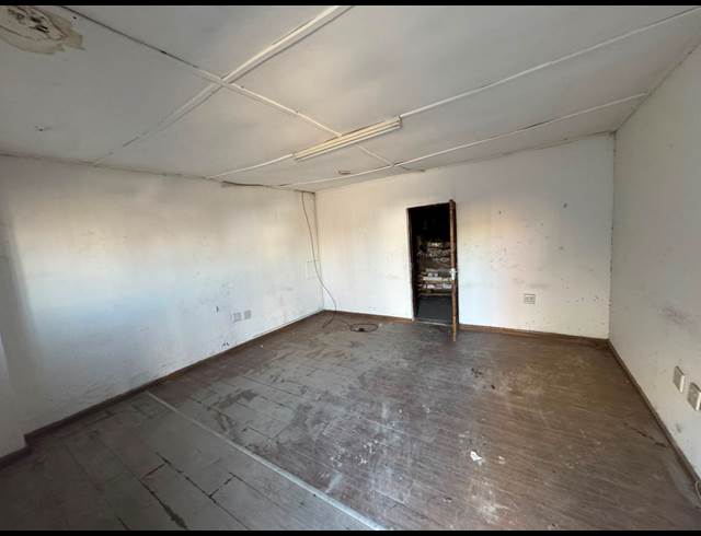 370M² WAREHOUSE TO LET IN CROWN