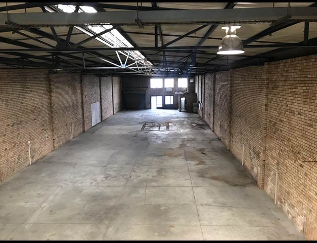 602M² WAREHOUSE TO LET IN LASER PARK