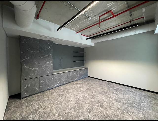 466M² OFFICE TO LET IN DE WATERKANT