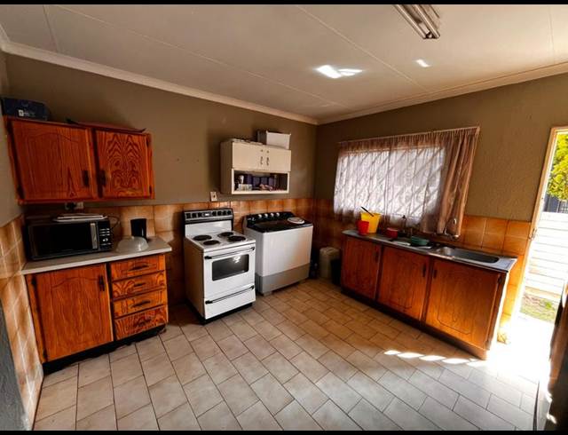 3 BEDROOM PROPERTY TO RENT IN ZAKARIYYA PARK