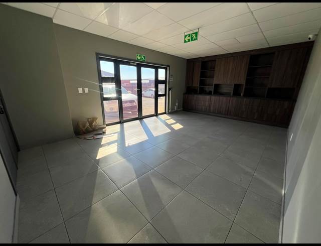 2,866M² WAREHOUSE TO LET IN KNOPJESLAAGTE